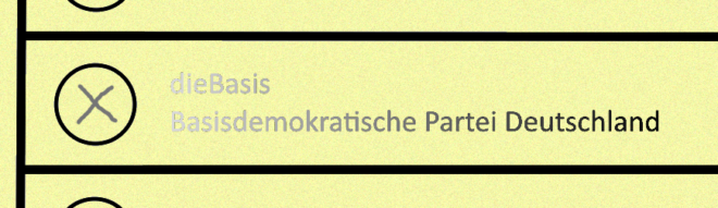 Ausschnitt vom Wahlzettel mit dieBasis, erst blass, dann kräftiger